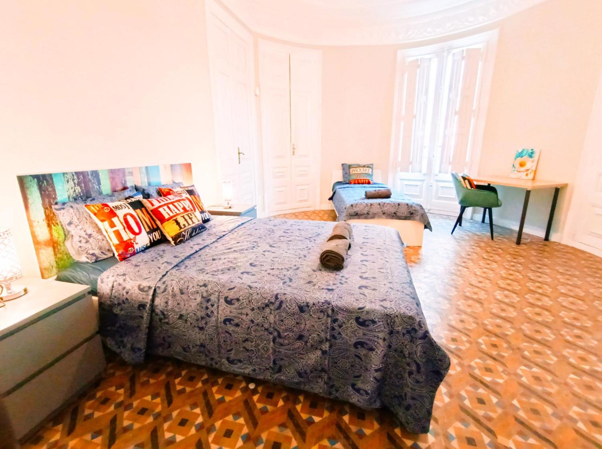 Private Rooms By Plaza Catalunya Барселона Екстер'єр фото