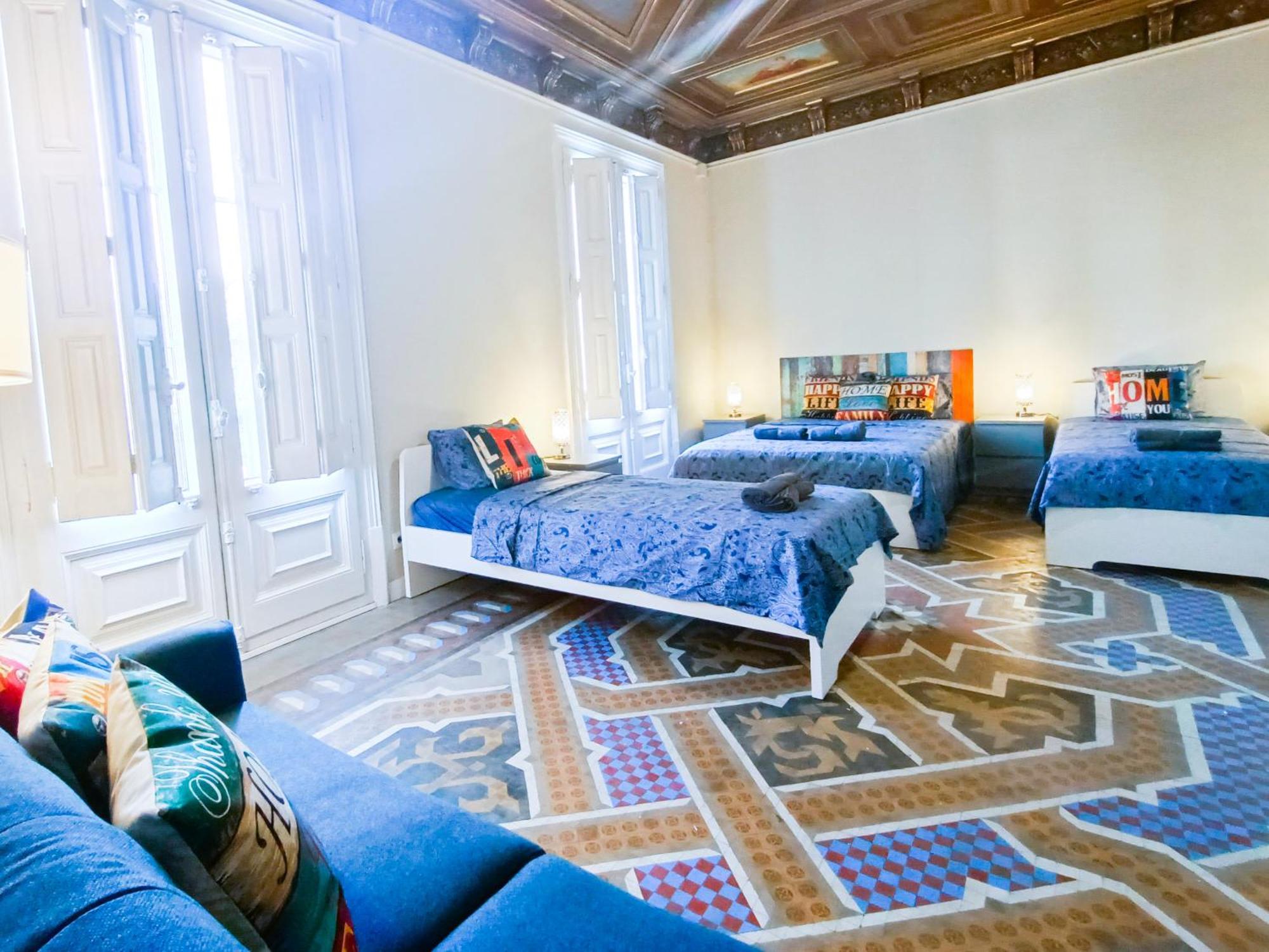 Private Rooms By Plaza Catalunya Барселона Екстер'єр фото